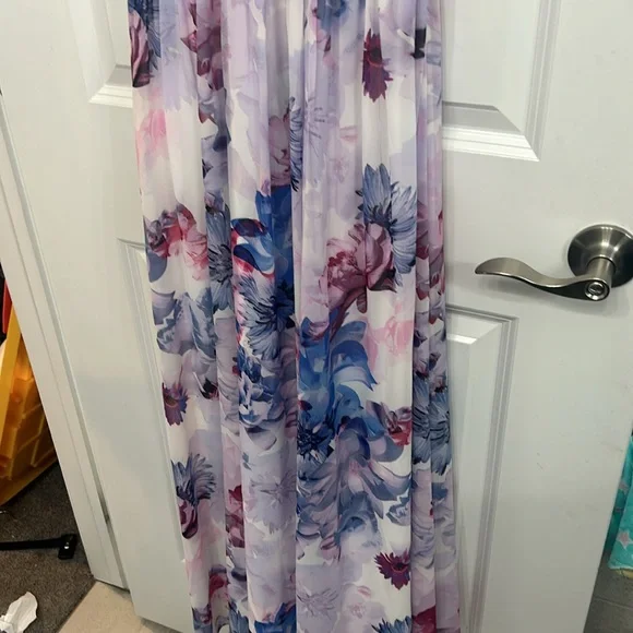 Calvin Klein floral dress - Picture 2 of 5